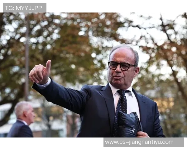 巴黎总监坎波斯透露将引进外租球员提升卫星俱乐部实力